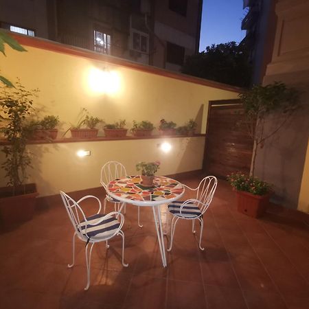Le Stanze Di Eli E Gio Bed & Breakfast Кастеламаре ди Стабия Екстериор снимка