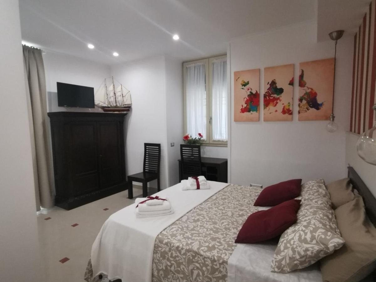 Le Stanze Di Eli E Gio Bed & Breakfast Кастеламаре ди Стабия Екстериор снимка