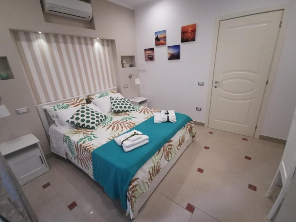 Le Stanze Di Eli E Gio Bed & Breakfast Кастеламаре ди Стабия Екстериор снимка