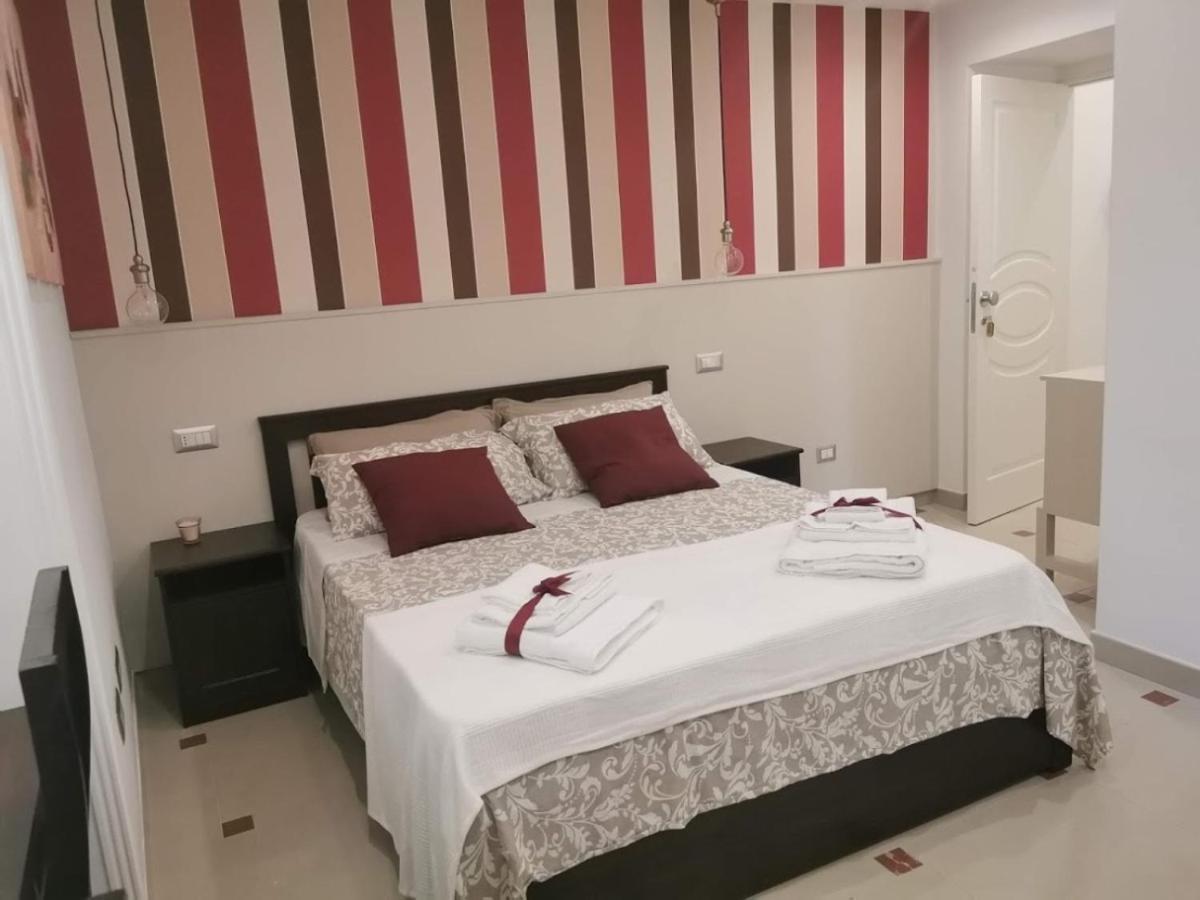 Le Stanze Di Eli E Gio Bed & Breakfast Кастеламаре ди Стабия Екстериор снимка