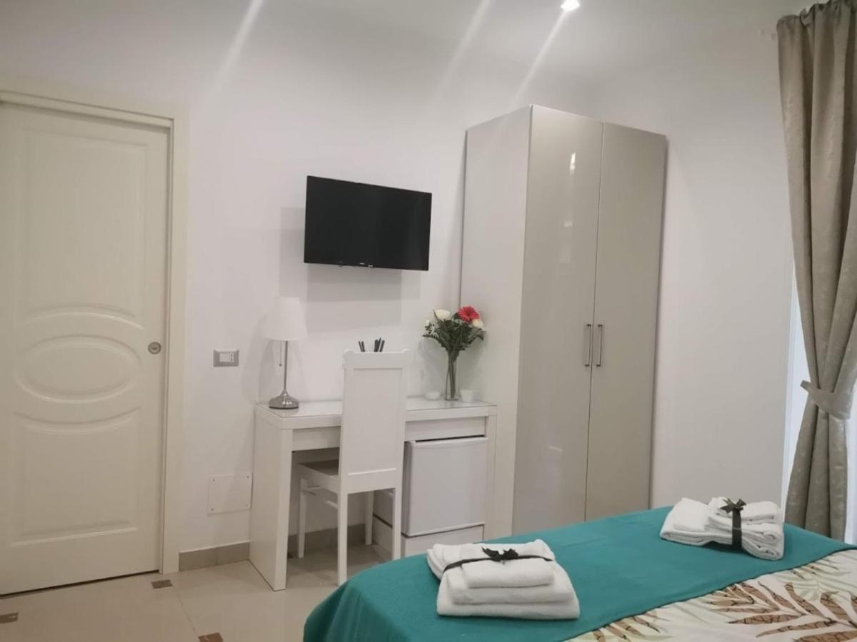 Le Stanze Di Eli E Gio Bed & Breakfast Кастеламаре ди Стабия Екстериор снимка